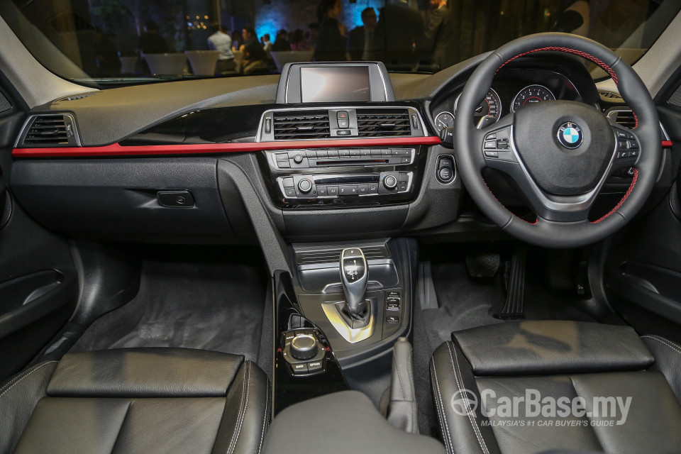 BMW 3 Series F30 LCI (2015) Interior
