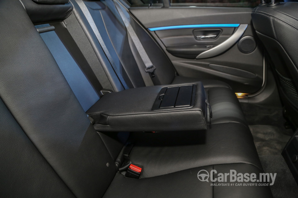 BMW 3 Series F30 LCI (2015) Interior