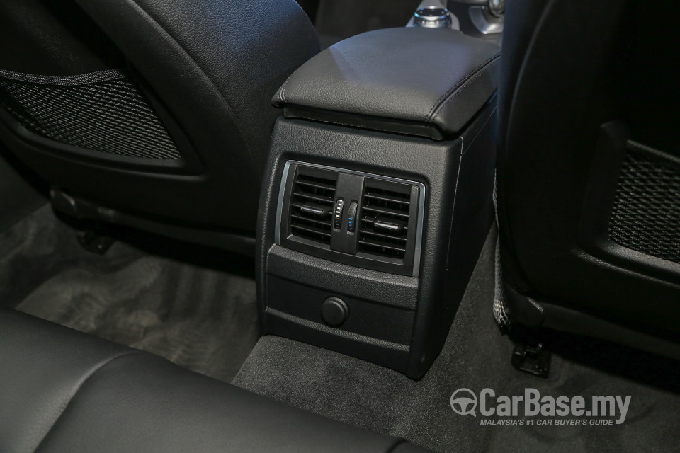 BMW 3 Series F30 LCI (2015) Interior