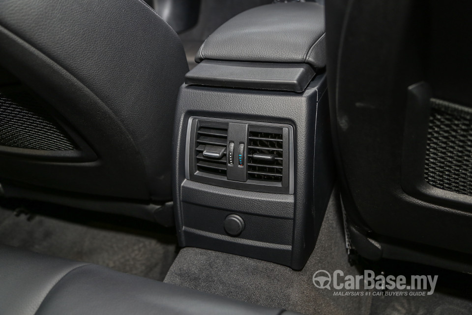 BMW 3 Series F30 LCI (2015) Interior