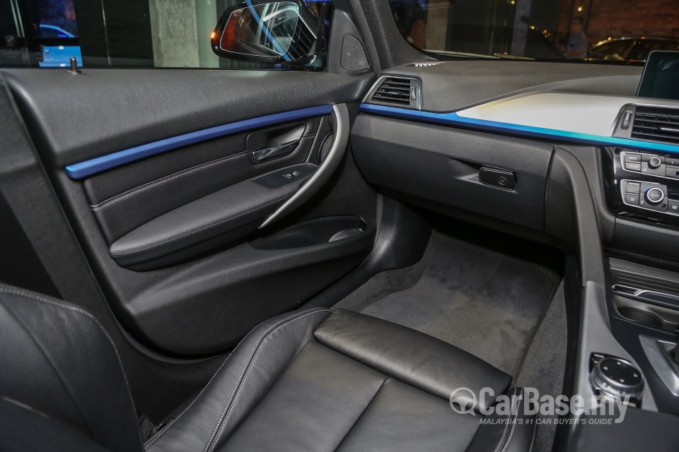 BMW 3 Series F30 LCI (2015) Interior