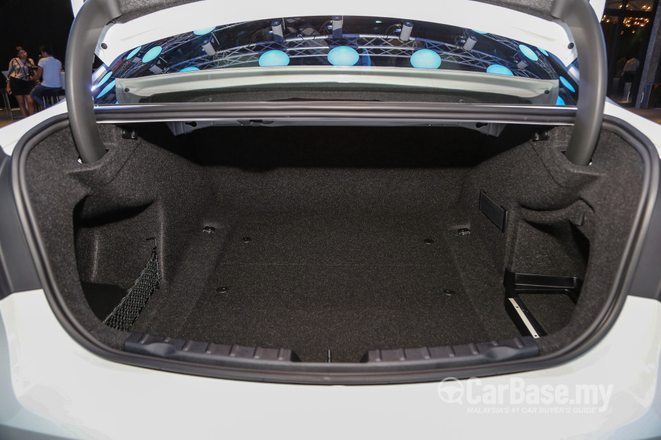 BMW 3 Series F30 LCI (2015) Interior