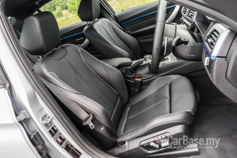 BMW 3 Series F30 LCI (2015) Interior