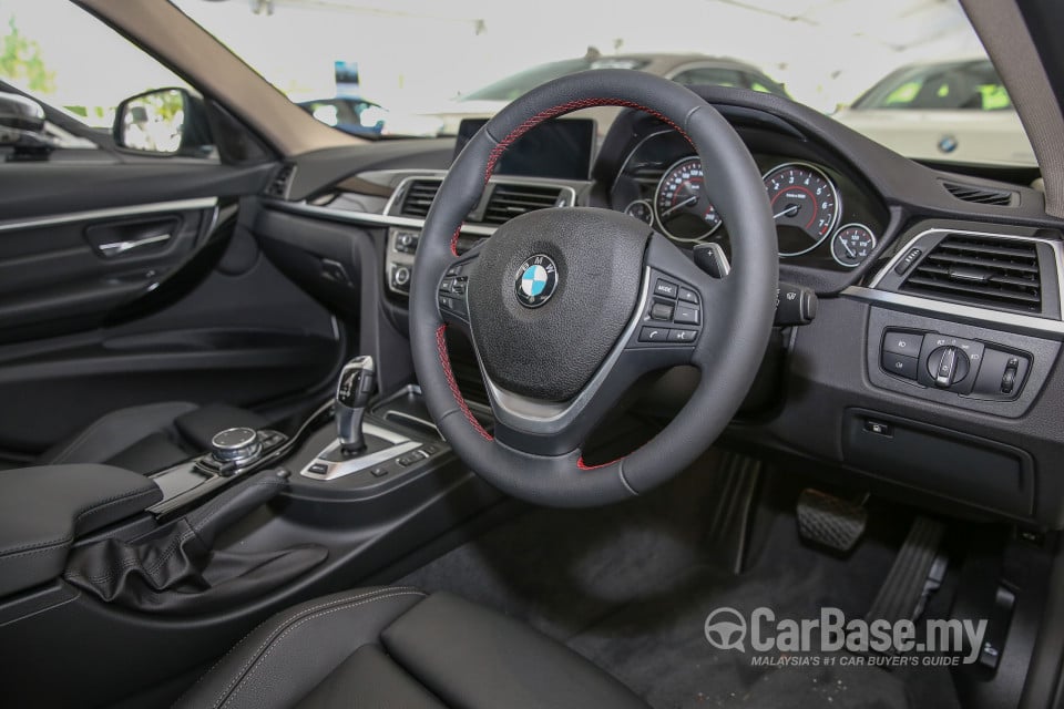 BMW 3 Series F30 LCI (2015) Interior