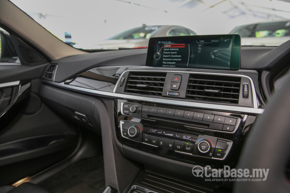 BMW 3 Series F30 LCI (2015) Interior