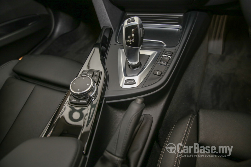 BMW 3 Series F30 LCI (2015) Interior