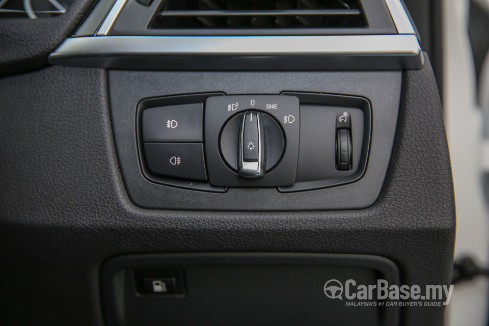 BMW 3 Series F30 LCI (2015) Interior