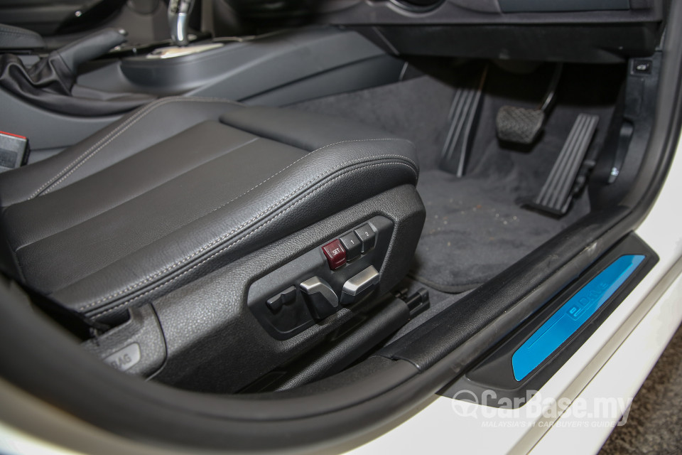 BMW 3 Series F30 LCI (2015) Interior