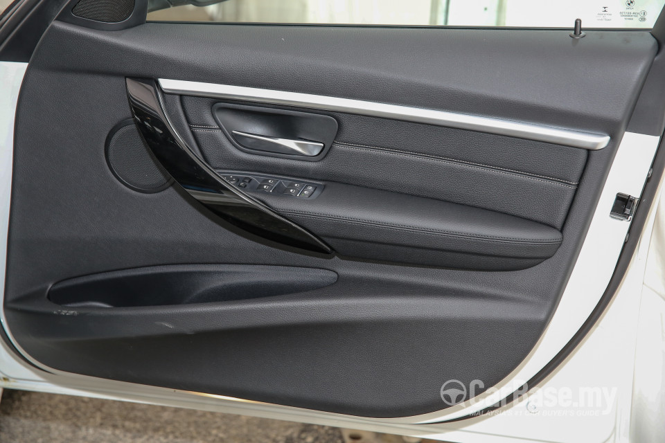 BMW 3 Series F30 LCI (2015) Interior