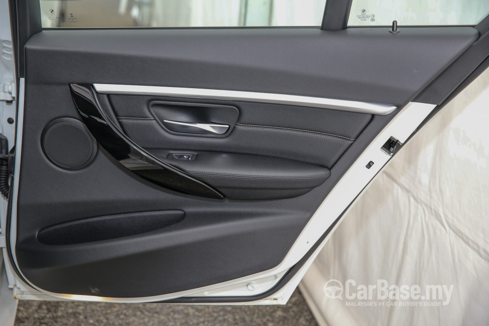 BMW 3 Series F30 LCI (2015) Interior