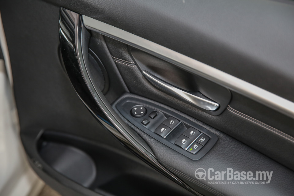 BMW 3 Series F30 LCI (2015) Interior