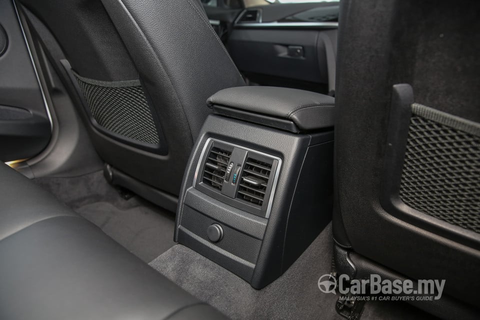 BMW 3 Series F30 LCI (2015) Interior