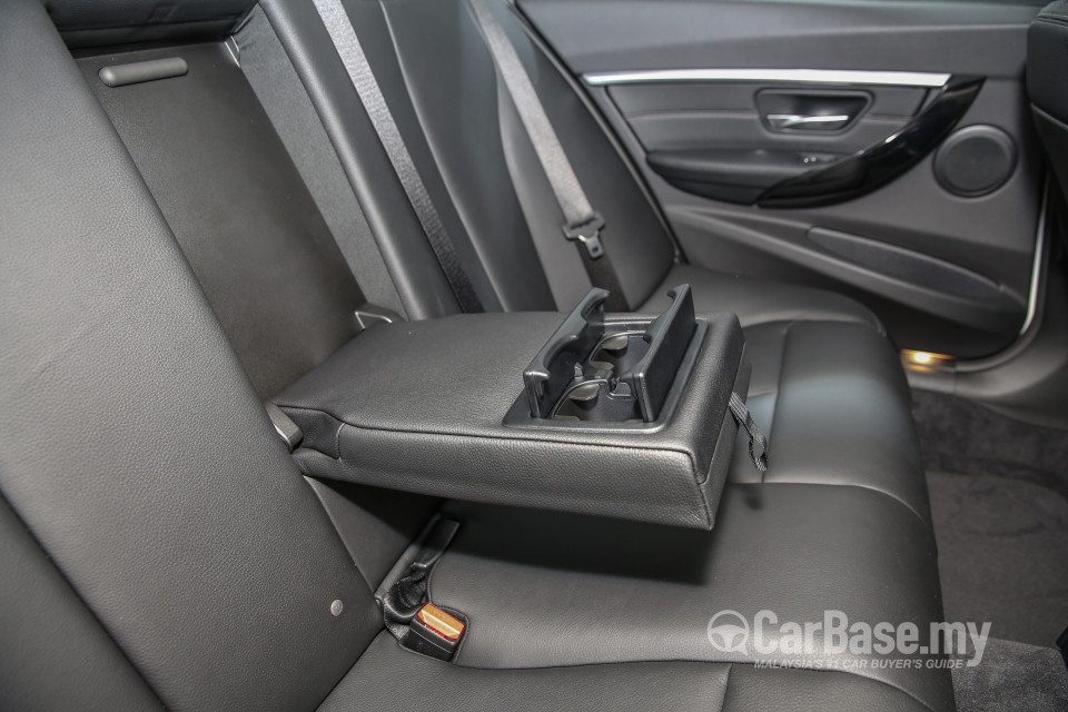 BMW 3 Series F30 LCI (2015) Interior