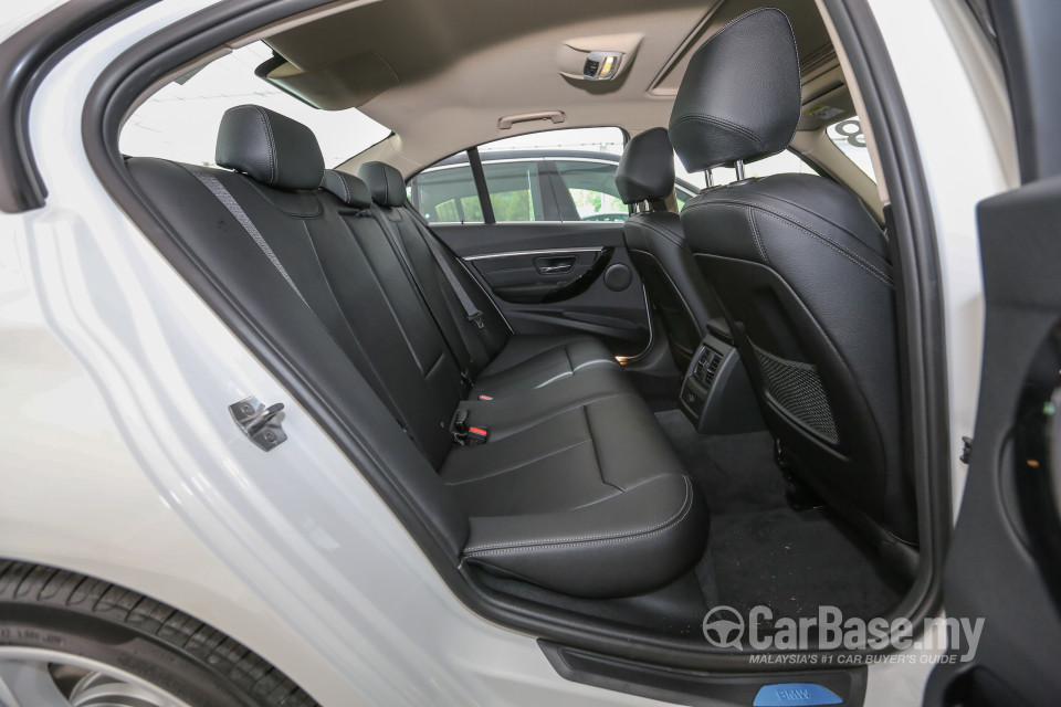 BMW 3 Series F30 LCI (2015) Interior