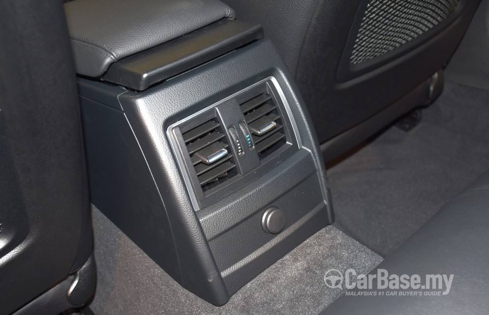BMW 3 Series F30 LCI (2015) Interior