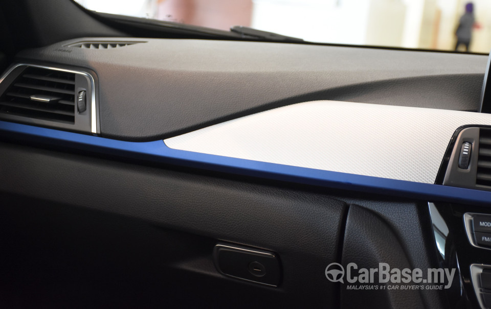 BMW 3 Series F30 LCI (2015) Interior
