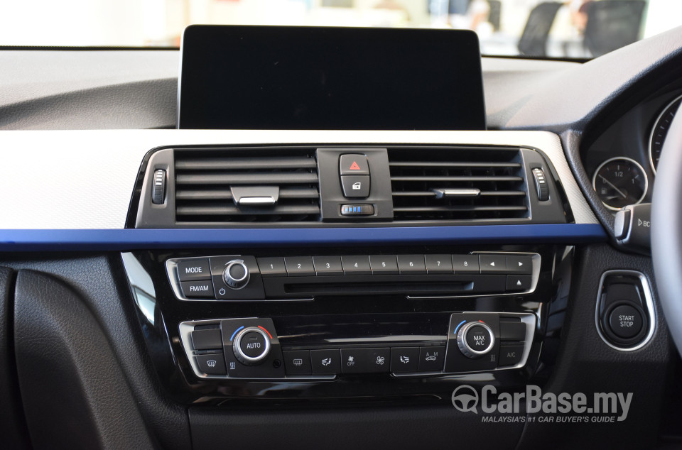 BMW 3 Series F30 LCI (2015) Interior