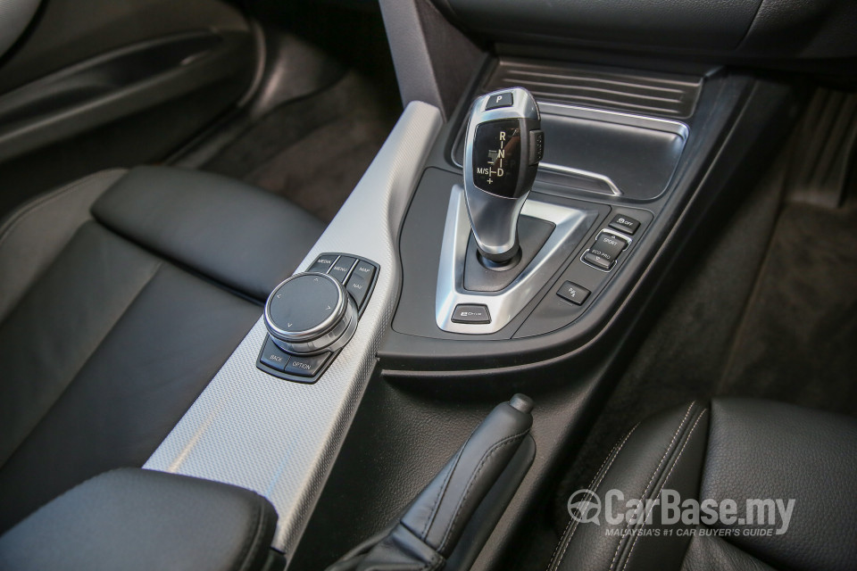 BMW 3 Series F30 LCI (2015) Interior