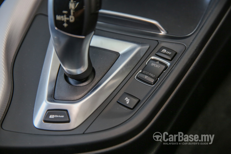 BMW 3 Series F30 LCI (2015) Interior