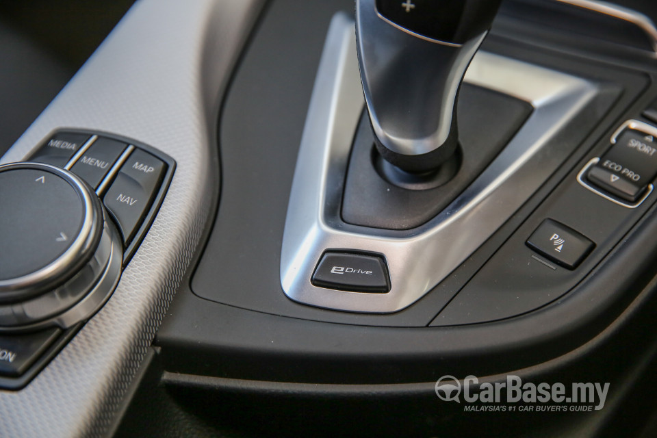 BMW 3 Series F30 LCI (2015) Interior