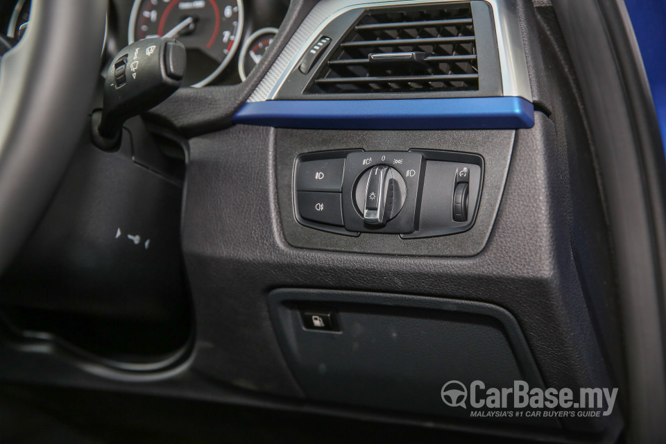 BMW 3 Series F30 LCI (2015) Interior