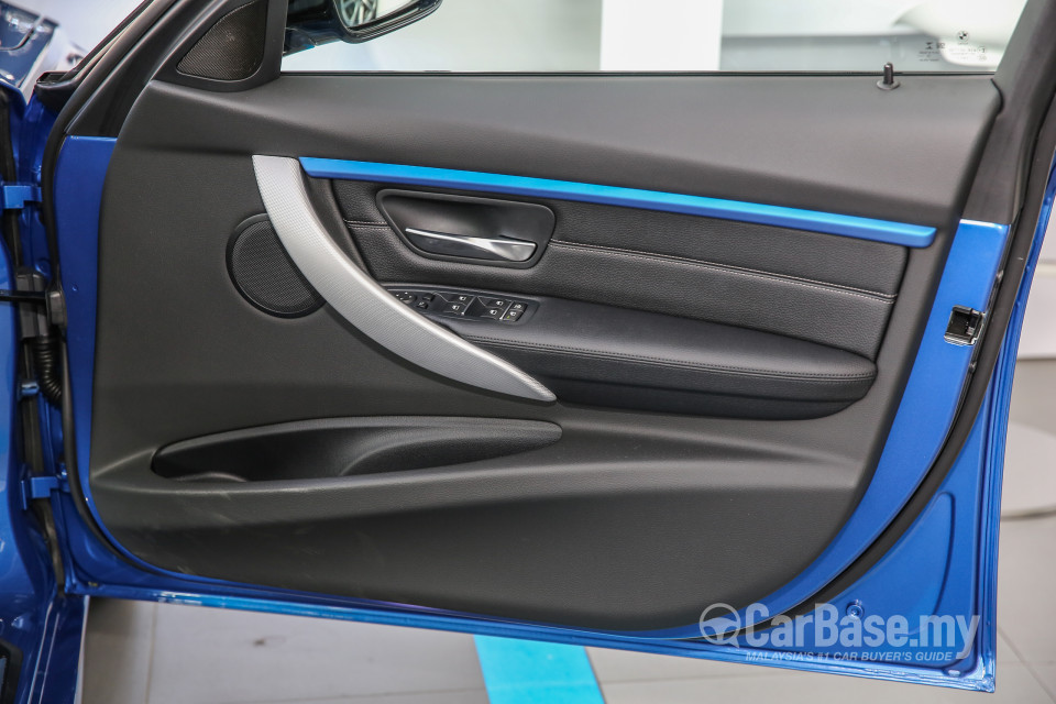 BMW 3 Series F30 LCI (2015) Interior