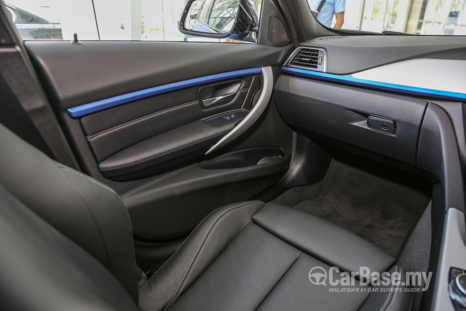 BMW 3 Series F30 LCI (2015) Interior