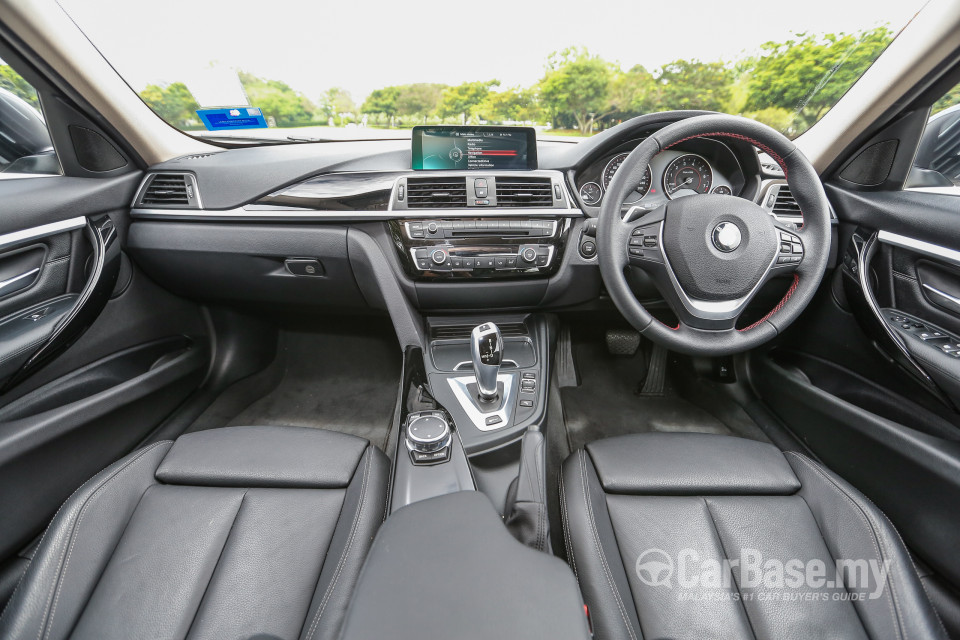 BMW 3 Series F30 LCI (2015) Interior