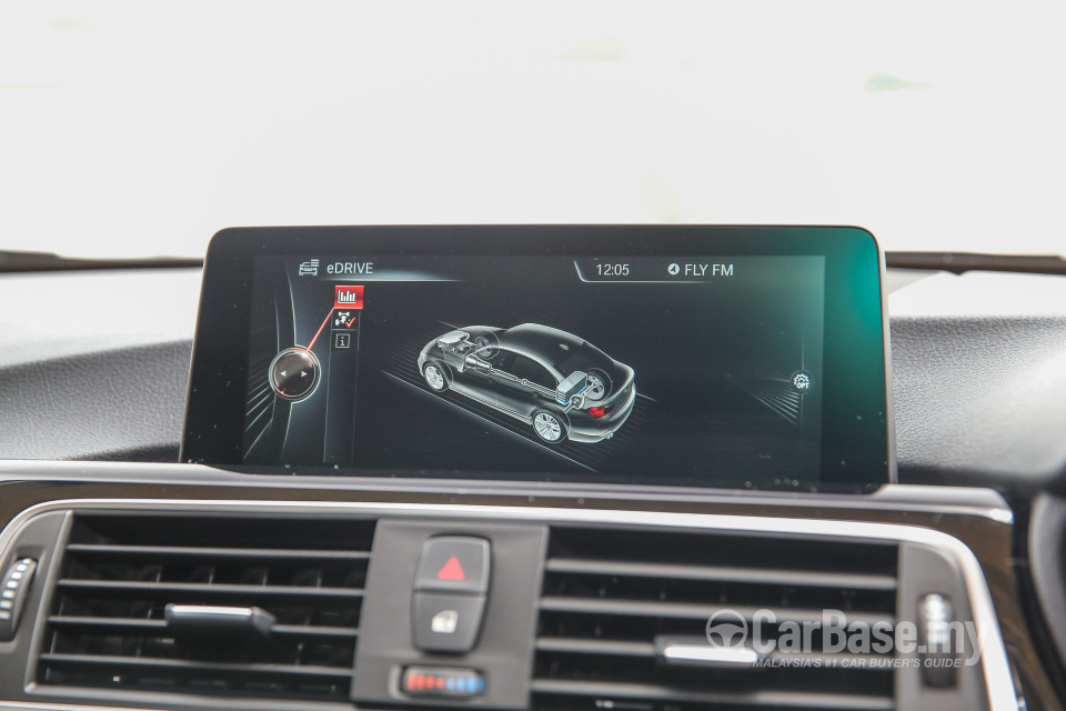BMW 3 Series F30 LCI (2015) Interior