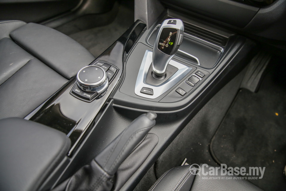 BMW 3 Series F30 LCI (2015) Interior