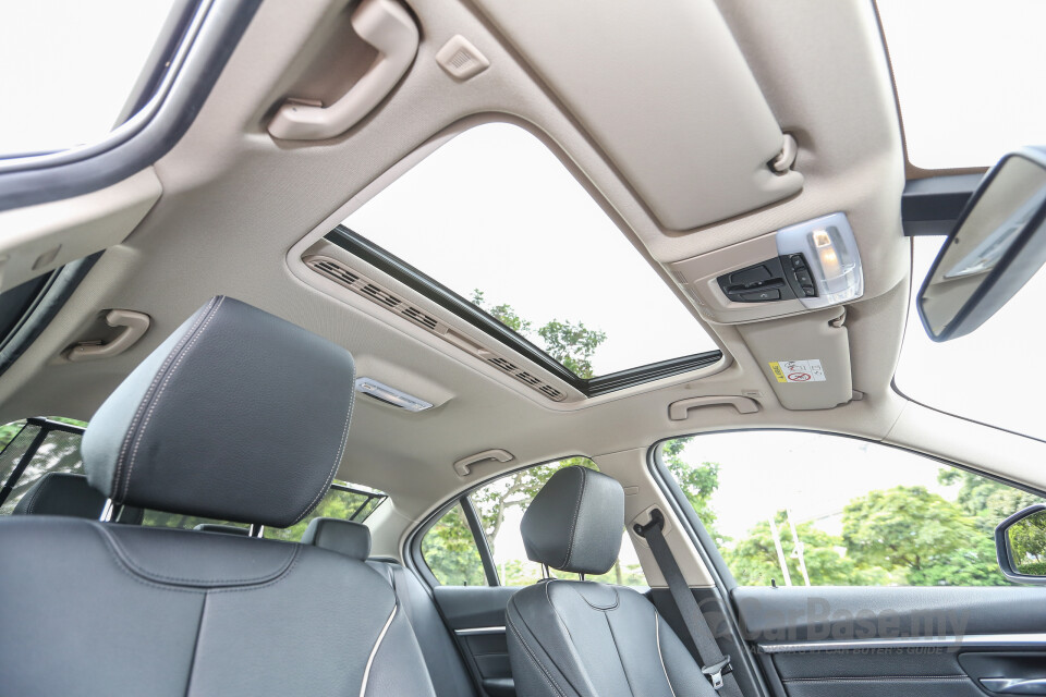 Nissan Navara D23 Facelift (2021) Interior