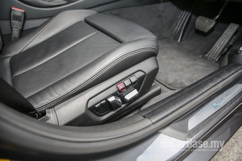 BMW 3 Series F30 LCI (2015) Interior