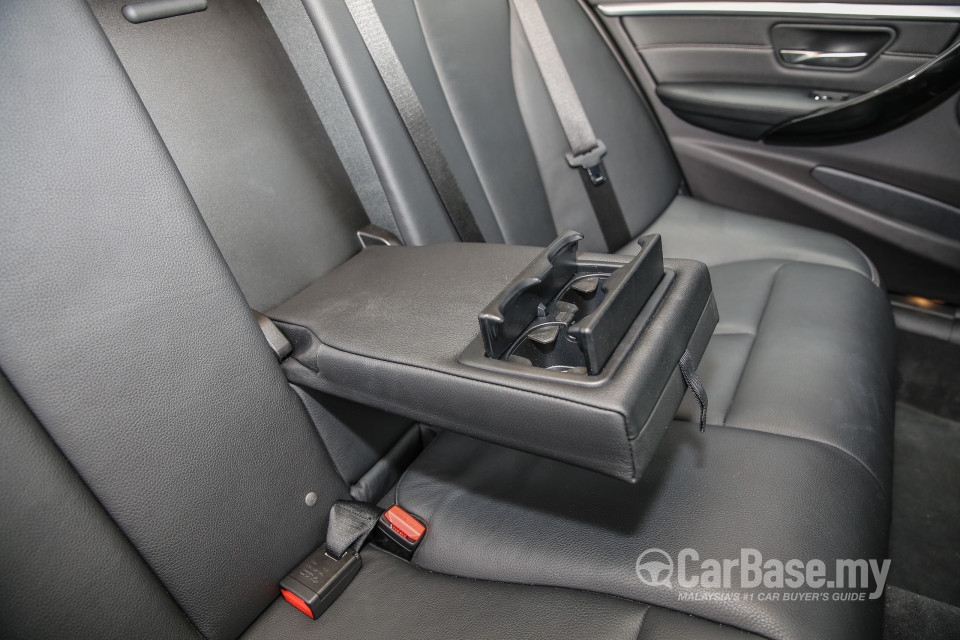 BMW 3 Series F30 LCI (2015) Interior