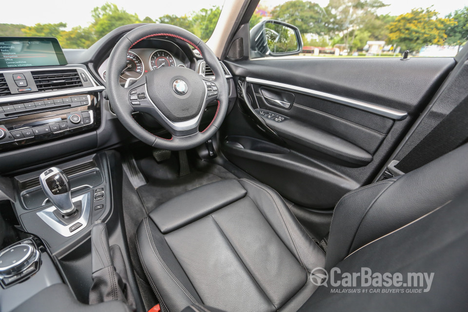 BMW 3 Series F30 LCI (2015) Interior