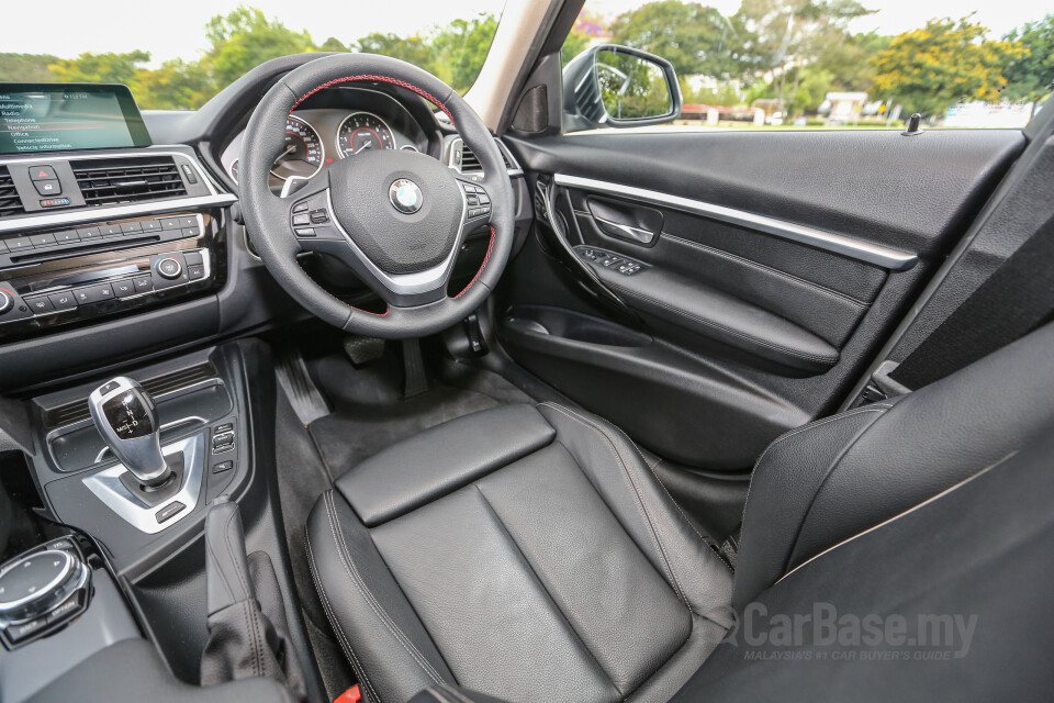 Nissan Navara D23 Facelift (2021) Interior