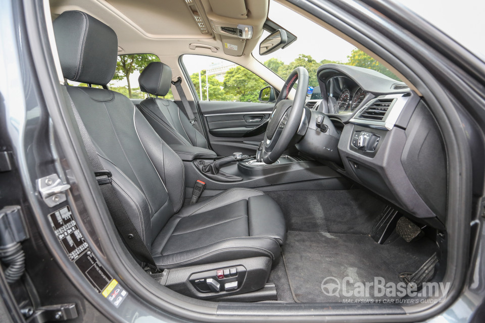 BMW 3 Series F30 LCI (2015) Interior