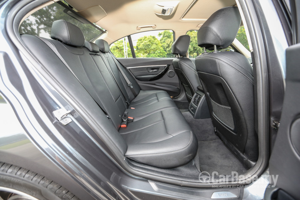 BMW 3 Series F30 LCI (2015) Interior