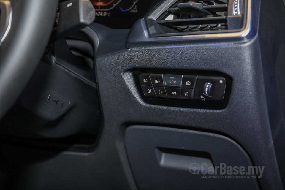 Toyota Innova AN140 (2016) Interior