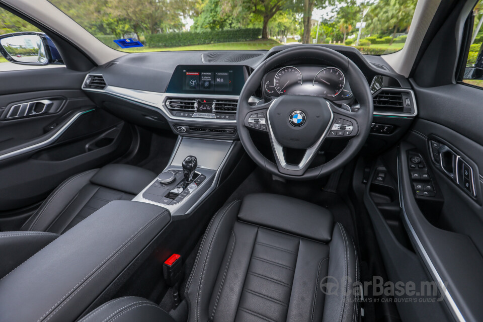 Perodua Aruz D38L (2019) Interior