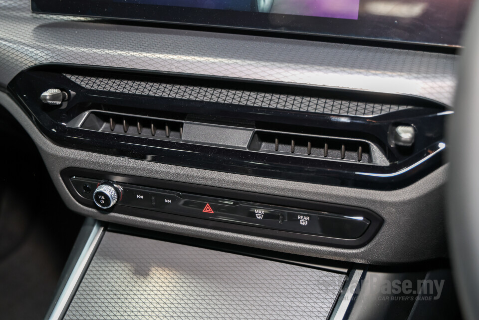BMW 3 Series G20 LCI 2 (2025) Interior