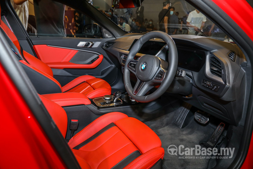 BMW M135i F40 (2020) Interior