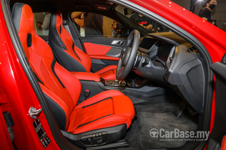 BMW M135i F40 (2020) Interior