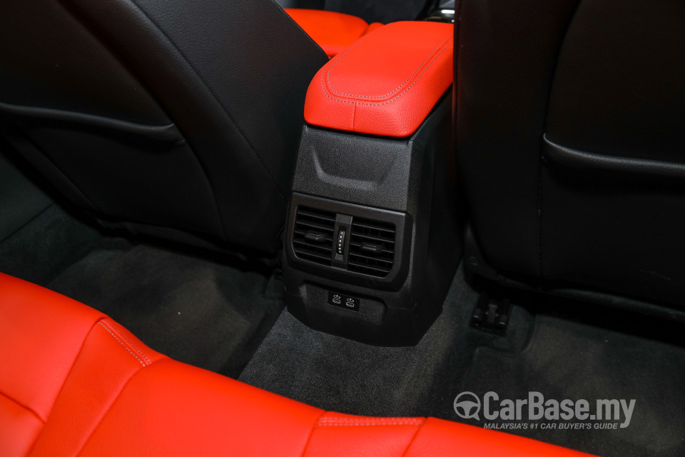 BMW M135i F40 (2020) Interior