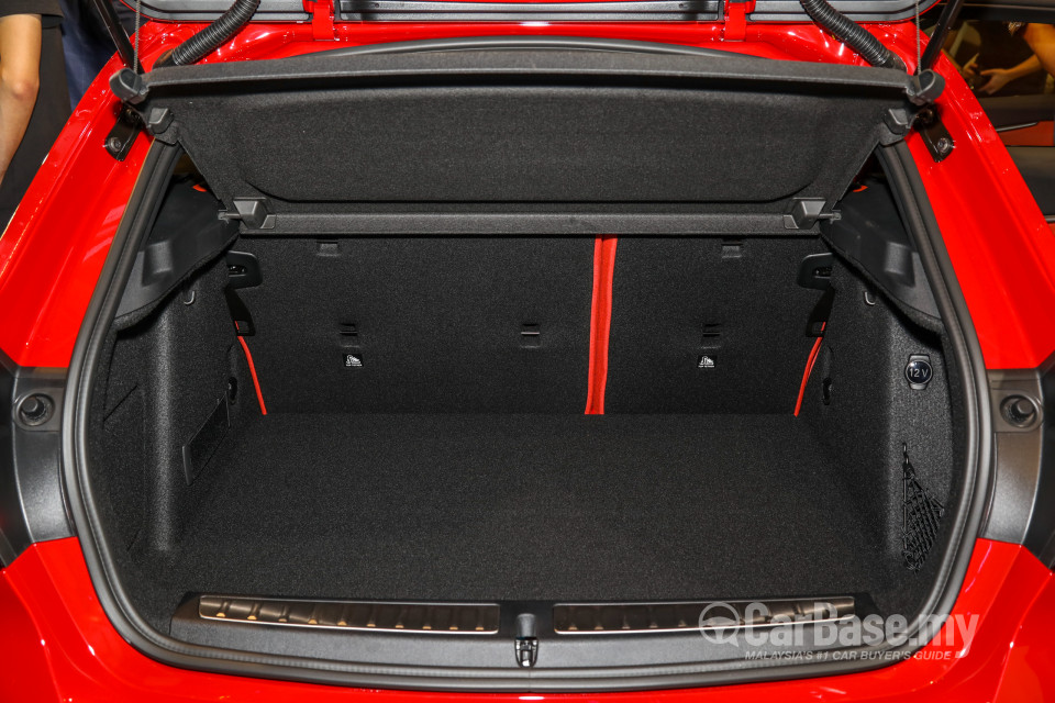 BMW M135i F40 (2020) Interior