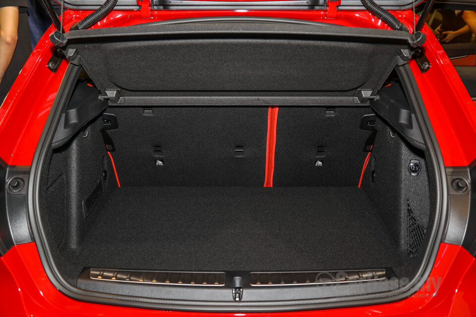 BMW M135i F40 (2020) Interior