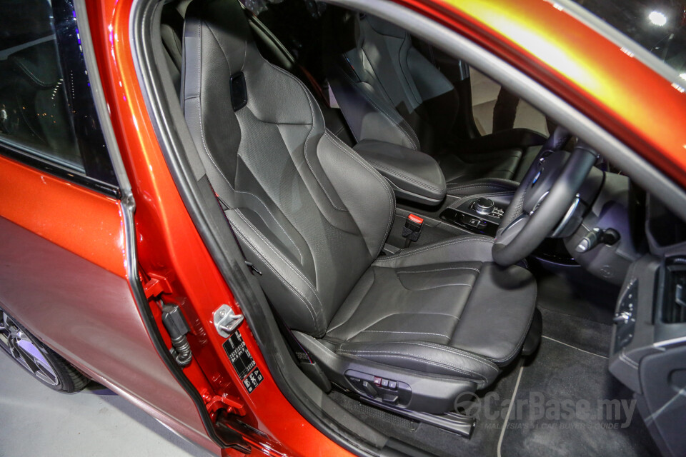 BMW i4 G26 (2022) Interior