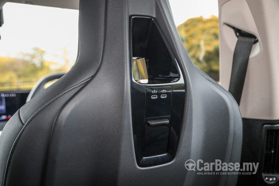 BMW iX I20 (2021) Interior