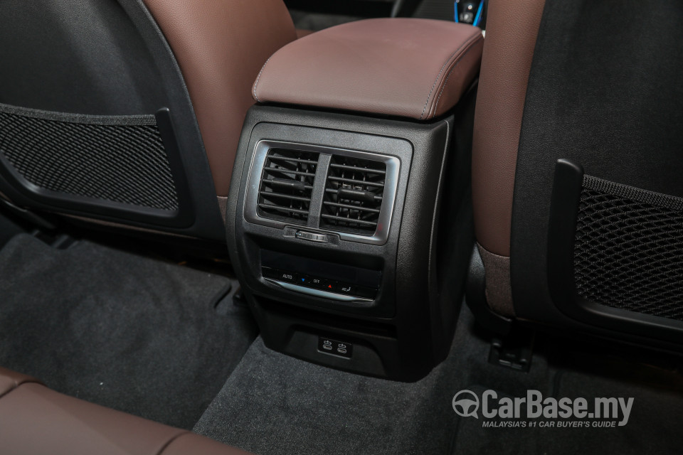 BMW iX3 G08 (2021) Interior