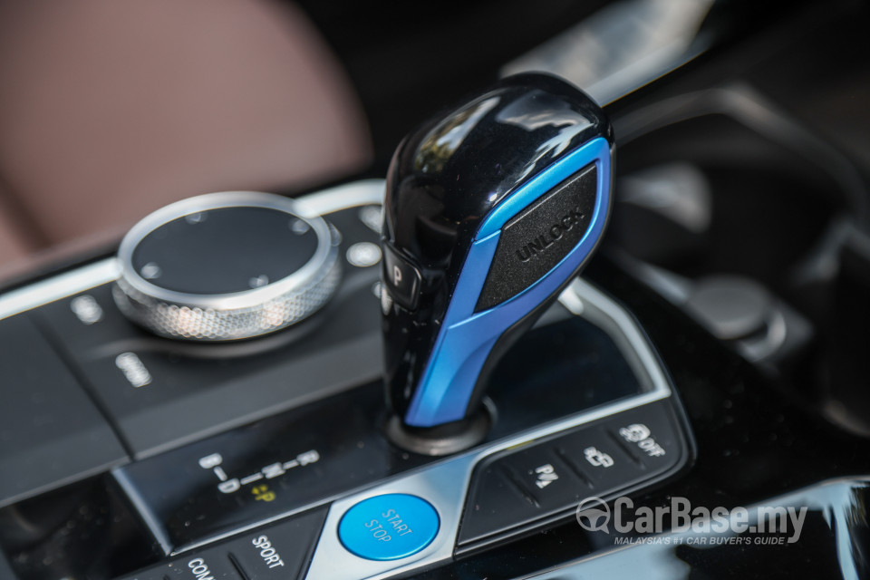 BMW iX3 G08 (2021) Interior