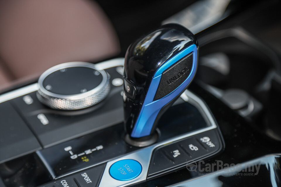BMW iX3 G08 (2021) Interior